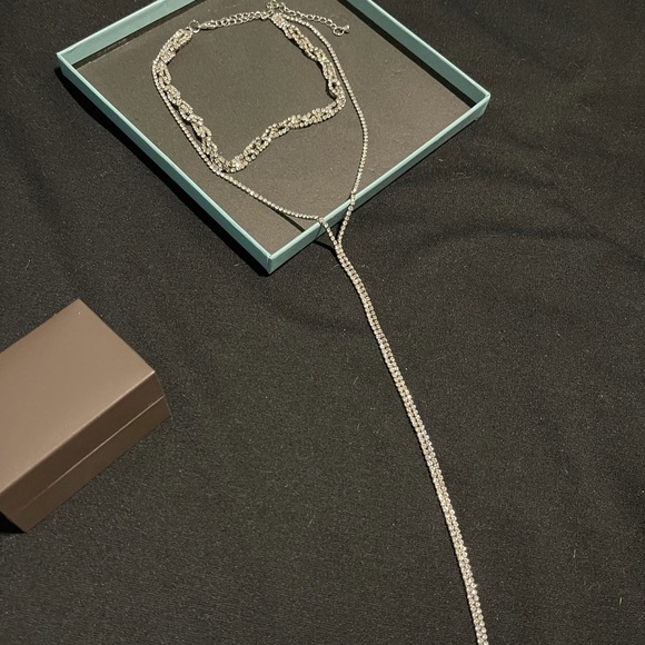 Silver tone layered necklace - Picture 2 of 5